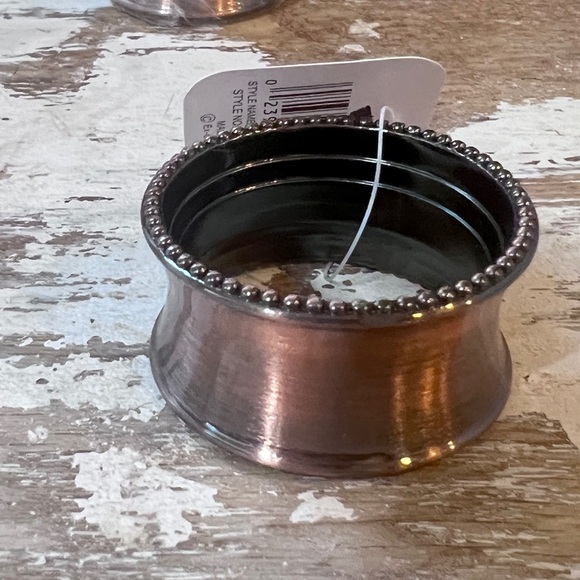 REMOVING TODAY FINAL
PRICE NEW Set of 8 Kemp & Beatley Napkin Rings - Picture 1 of 6